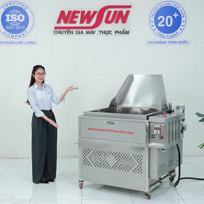 Tính năng dừng khẩn cấp và nâng hạ giỏ chiên rất dễ thao tác Tính năng dừng khẩn cấp và nâng hạ giỏ chiên rất dễ thao tác