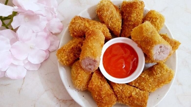 Nem chua rán với lớp vỏ giòn